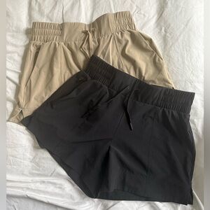 Target Women's Flex Woven Mid-Rise Shorts 4" All In Motion. Black/khaki. XS.